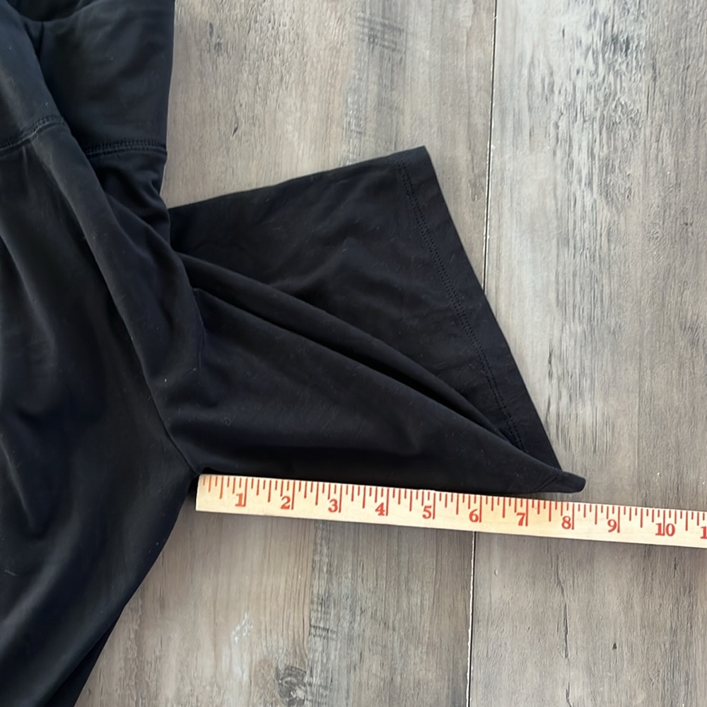 Women’s American Eagle Large Black Bike Shorts super soft in good condition - Picture 8 of 10